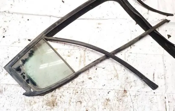 Renault Megane III Rear side window dot211m89as2 822201933r