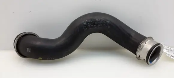 Mercedes-Benz C W204 Engine coolant pipe/hose A2045011682
