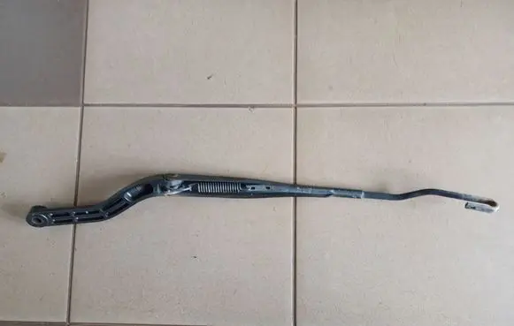 Opel Vectra C Front wiper blade arm