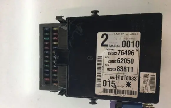 Renault Laguna II Fuse module 8200276396 8200262050 8200283811