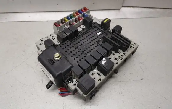 Volvo XC70 Fuse module 08679899 8622520 08696098