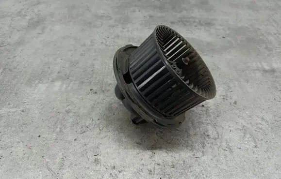 Volkswagen PASSAT B6 Heater fan/blower