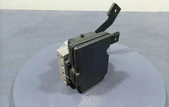 Hyundai i20 (PB PBT) ABS Pump Q0589-30500