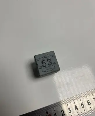 Volkswagen PASSAT B6 Other relay 141951253B