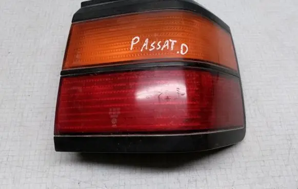 Volkswagen PASSAT B3 Rear/tail lights 357945258 357945112