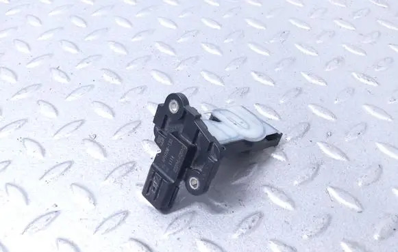 Toyota Yaris XP210 Mass air flow meter 22204F2010