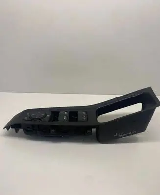 Chevrolet Traverse II Electric window control switch 84699725