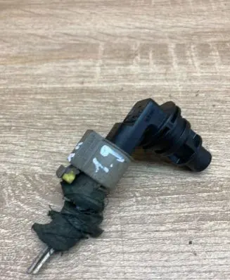 Alfa Romeo 147 Camshaft position sensor 46798364 WithPlug