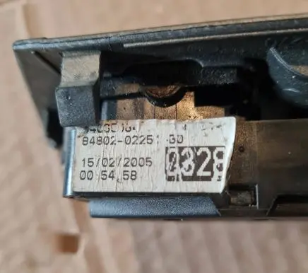 Toyota Corolla E120 E130 Electric window control switch 8480202251B0 7423202270