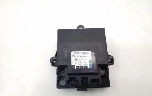 Mercedes-Benz B W245 Door control unit/module A1698208626