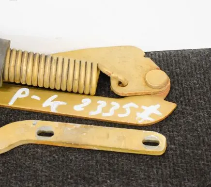 Mercedes-Benz SLC C107 Engine bonnet/hood hinges