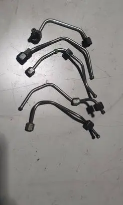 Peugeot 2008 I Fuel injector supply line/pipe 