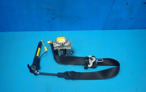 Fiat 500X Front seatbelt 07356315960