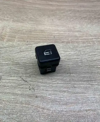 BMW 5 E39 Central locking switch button 8360828