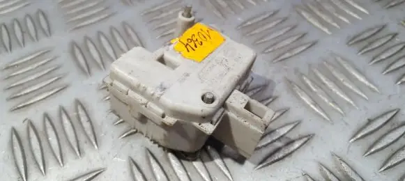 Audi A6 S6 C5 4B Central locking motor 
