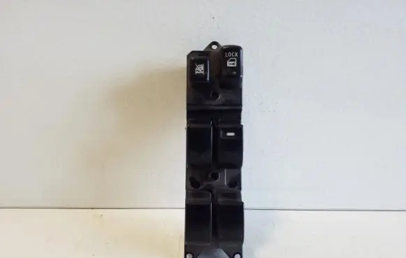 Mitsubishi Outlander Electric window control switch 8608A223 C8DD658M