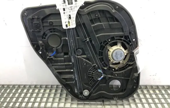 Regulador de puerta trasera con motor