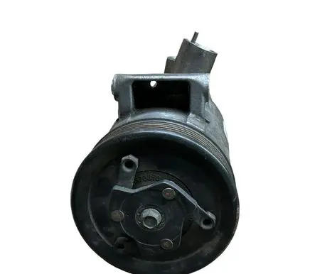 Volkswagen PASSAT B7 Air conditioning (A/C) compressor (pump) 5K0820803A