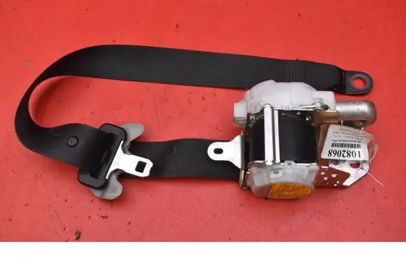 Toyota Avensis Verso Front seatbelt 7P1510P