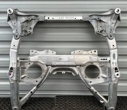 BMW 5 G60 G61 Front axle beam 6897195