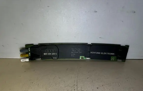 Audi A4 S4 B7 8E 8H Antenna control unit 8E5035225S 8E5035225 921775010