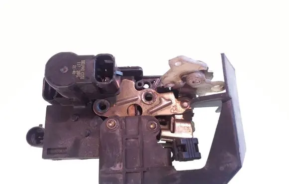 Alfa Romeo 156 Front door lock 18110242