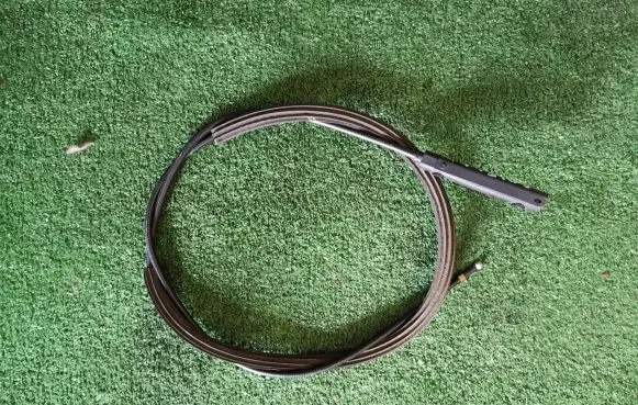 Volkswagen Golf Plus Engine bonnet/hood lock release cable 5M0823535