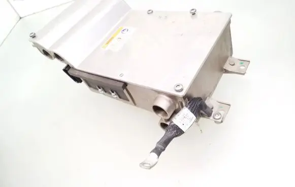 Voltage converter inverter