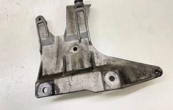 Audi A4 S4 B7 8E 8H Engine mounting bracket 03G131159B