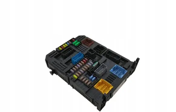 Citroen C4 III e-C4 Fuse module 9845141280