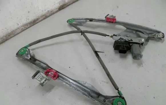 Ford Focus Front door window regulator with motor 