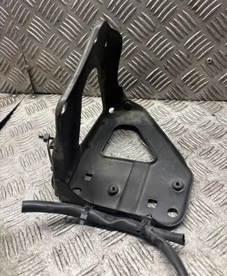 Audi A6 S6 C6 4F Fender mounting bracket 4F0821136A