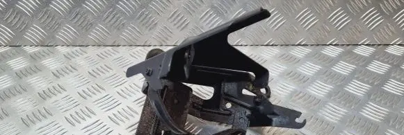Opel Astra G Power steering pump mounting bracket 0000085013020