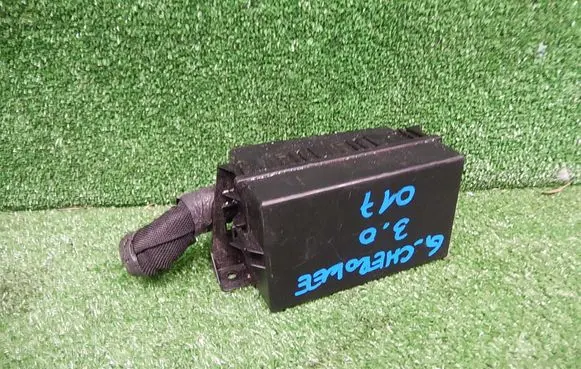 Jeep Grand Cherokee Relay mounting block 