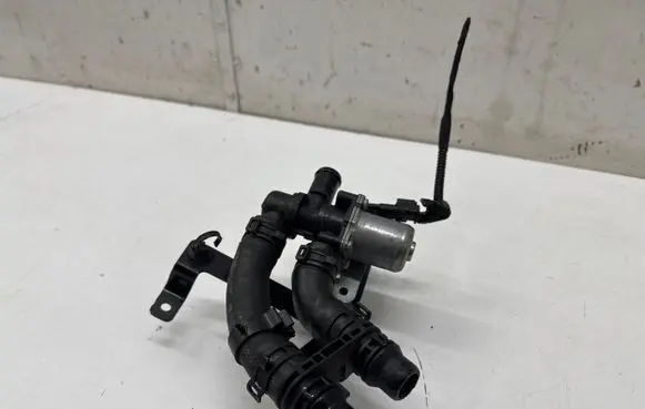 Volkswagen Multivan T7 Coolant heater control valve 5Q0906457C