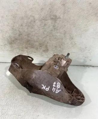 Engine mounting bracket
