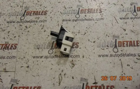 Mercedes-Benz E W211 Front door sensor coupe A2028209410