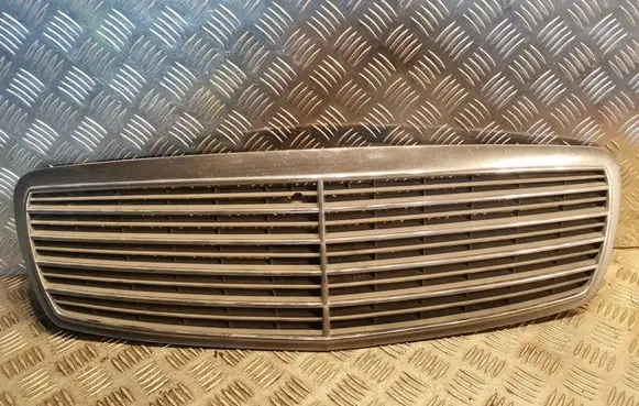 Mercedes-Benz E W211 Quarter panel pressure vent A2118800283 2118800283