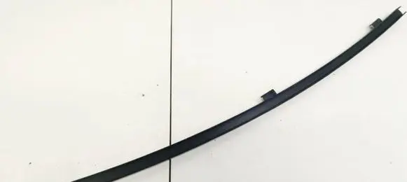 Toyota RAV 4 (XA30) Front door glass trim molding 