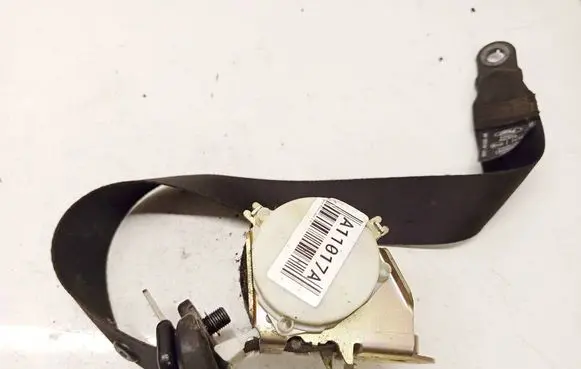 Ford Focus Front seatbelt 33032387g