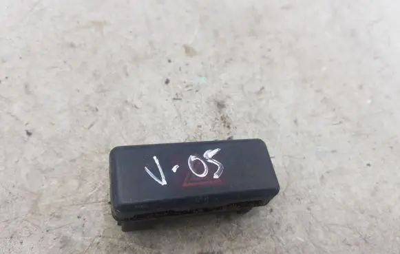 BMW 5 E39 Hazard light switch 8350947