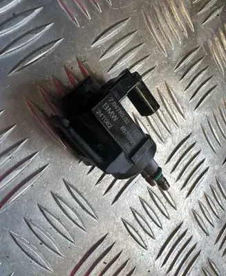 BMW 3 G20 G21 Vacuum valve 70478502 24T062 8570591