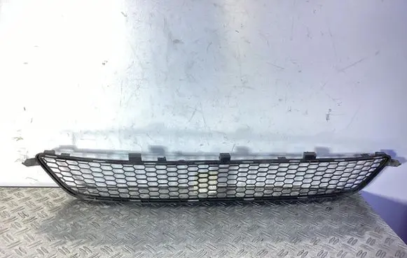 Lexus IS 220D-250-350 Front bumper lower grill 5311253010