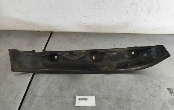 Volvo XC60 Fender end trim 32338467 32244541