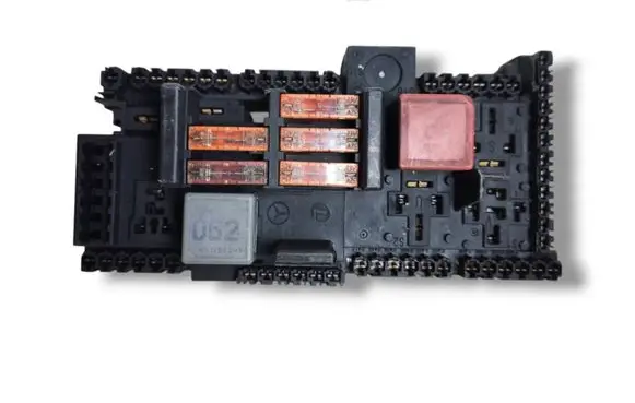 Mercedes-Benz E W213 Fuse module A2139068801 58HL16F06 ZGS003Q04