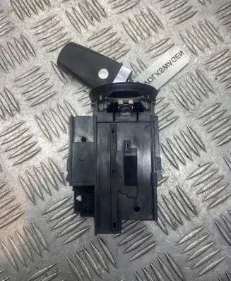 Volkswagen PASSAT B6 Ignition lock 3C0905843M 33303301