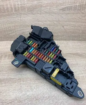 BMW 5 E60 E61 Fuse module 6906588 518811047