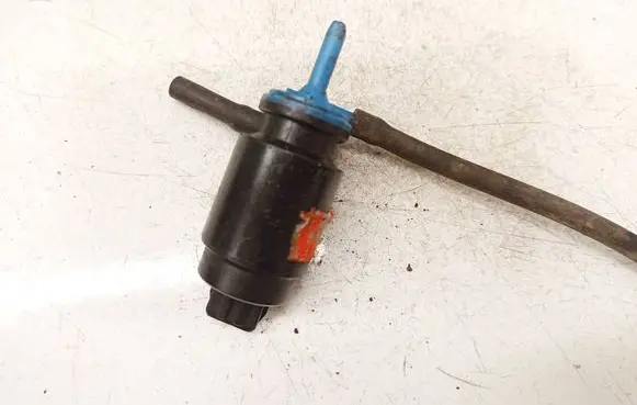 Mercedes-Benz E W210 Windscreen/windshield washer pump