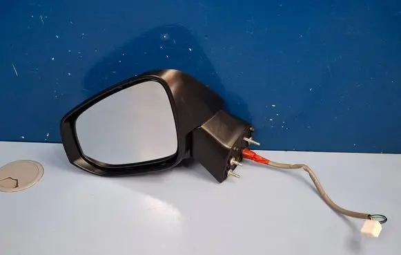 Toyota RAV 4 (XA50) Front door electric wing mirror E4045428
