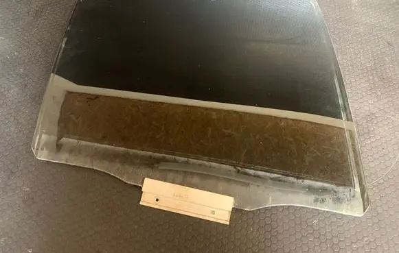 Volvo XC90 Rear door window glass 43R001604 E000199